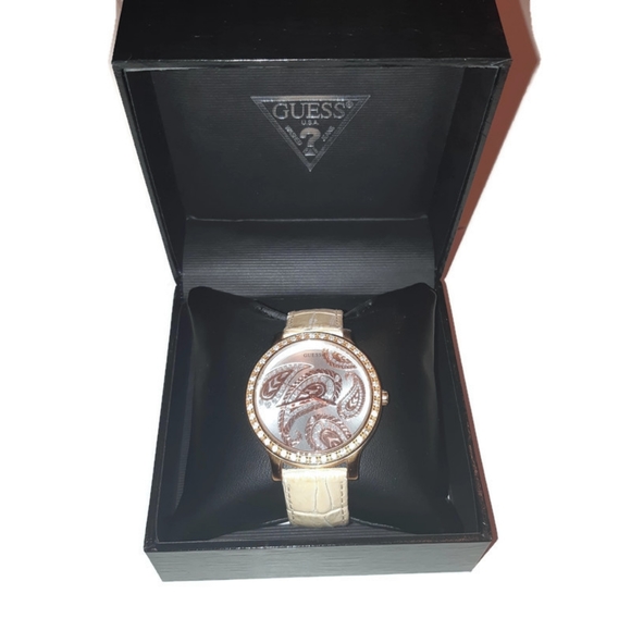 GUESS Watch - Picture 2 of 3